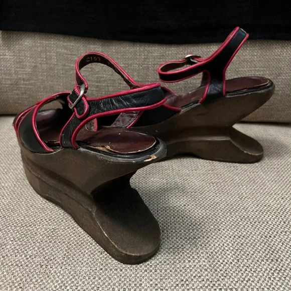 Vintage clothespin shoes. - Picture 15 of 16